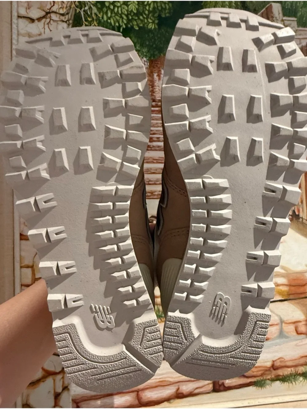 New Balance 574 Sneaker in Dusty brownish rose  and White suede shoe - Picture 4 of 6